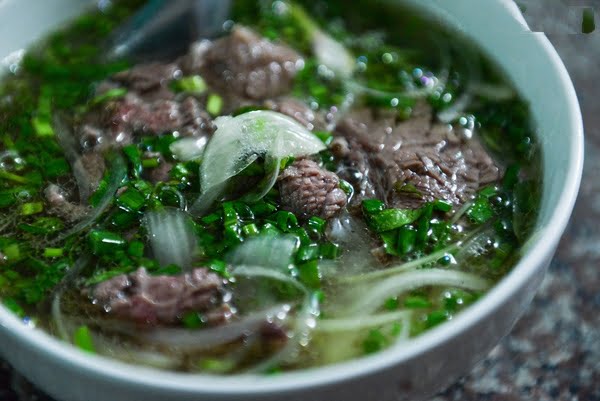 Phở n&ecirc;m sẵn hay để kh&aacute;ch tự n&ecirc;m mới l&agrave; chuẩn? - Ảnh 9.
