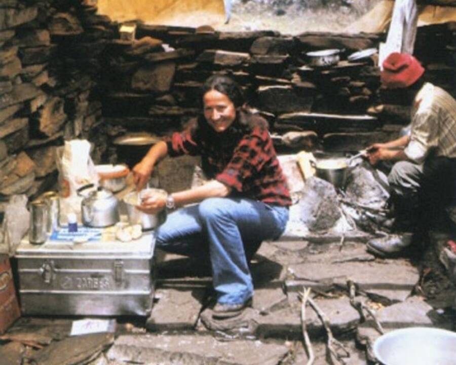 Câu chuyện bi thương về thi thể với mái tóc bay trong gió suốt nhiều năm trên núi Everest - Ảnh 1.