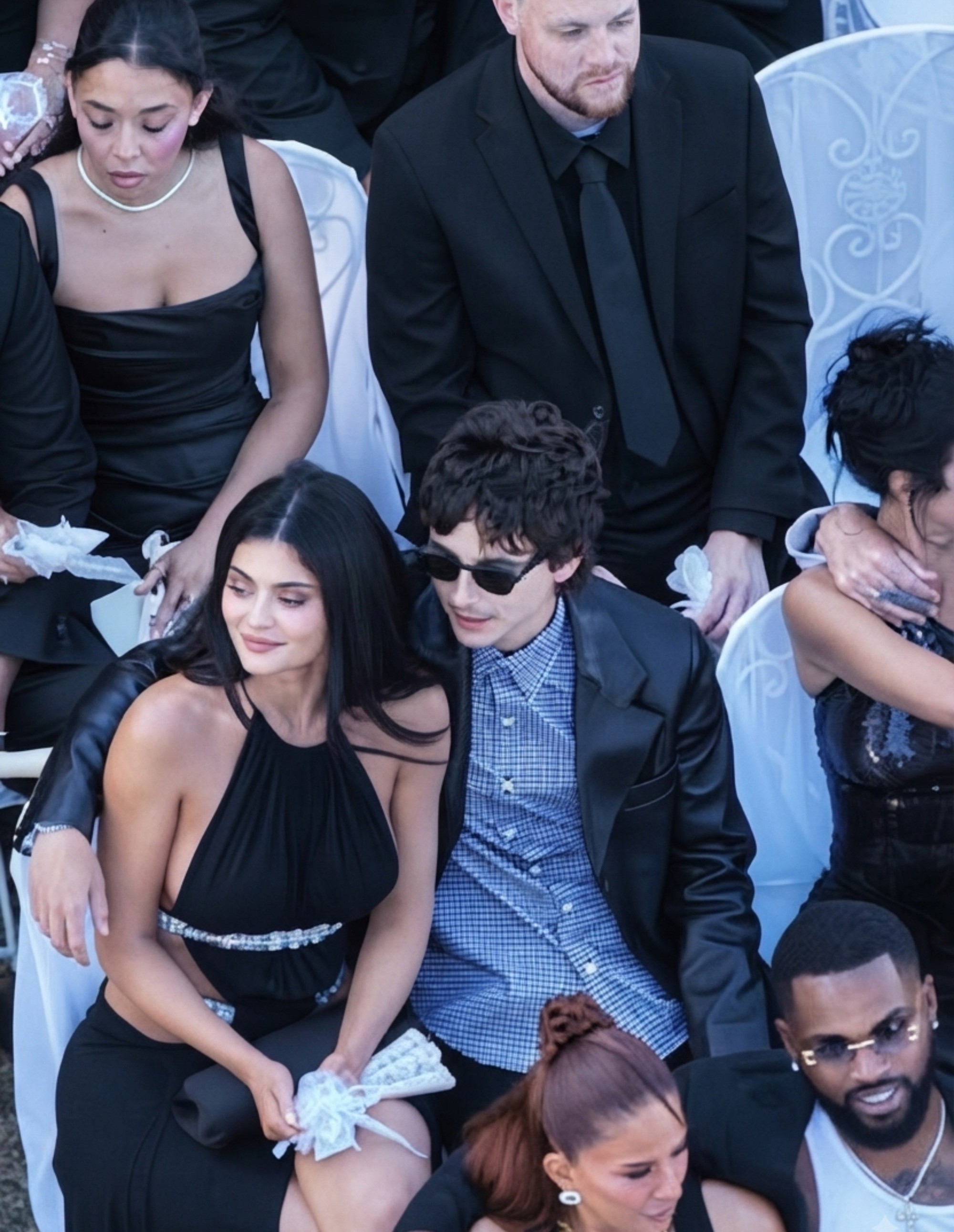 Đ&aacute;m cưới hot nhất Hollywood: Vợ chồng Justin Bieber &ocirc;m ấp t&igrave;nh tứ, Kylie Jenner kh&oacute;a m&ocirc;i say đắm "ch&agrave;ng thơ" Timoth&eacute;e- Ảnh 8.