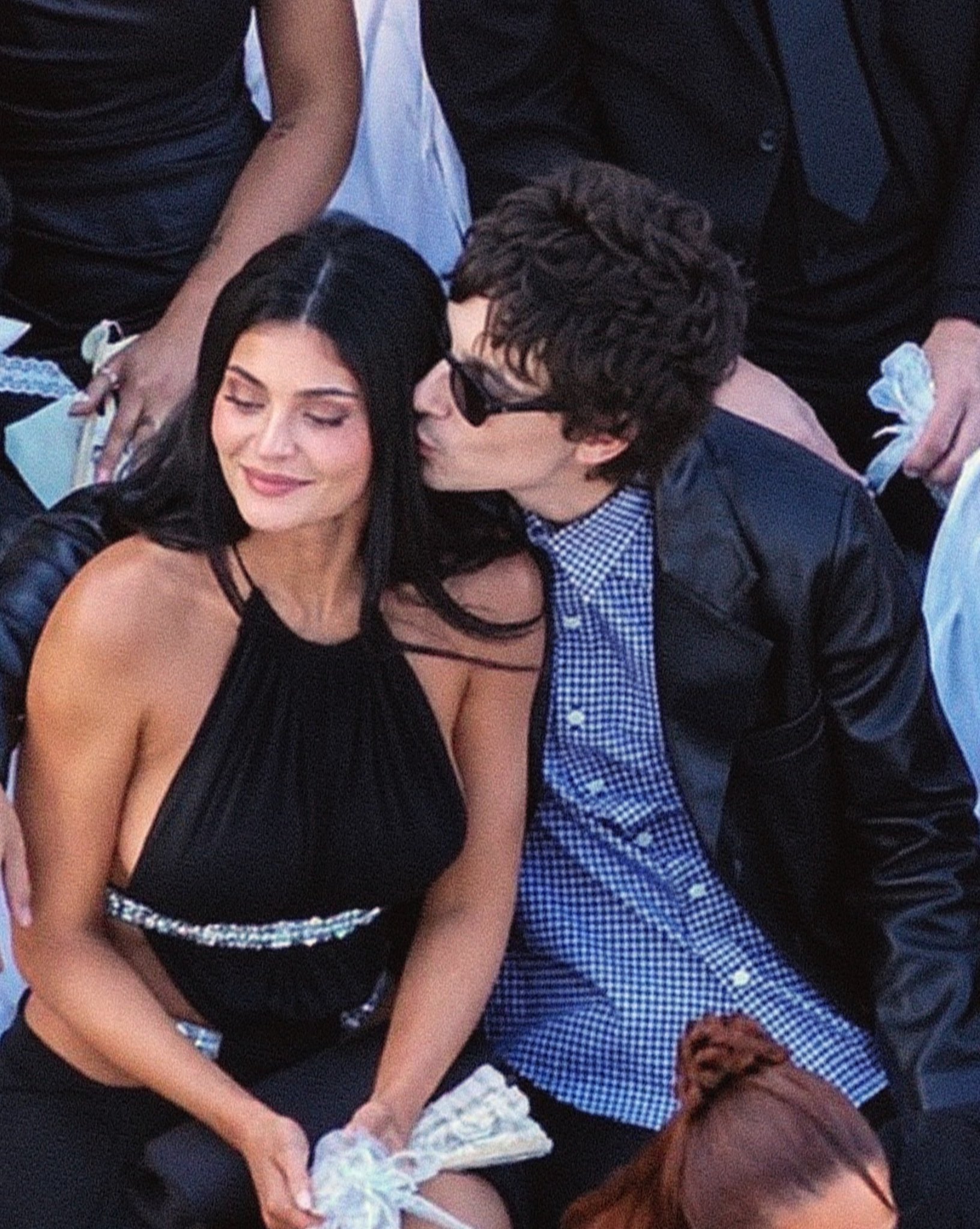 Đ&aacute;m cưới hot nhất Hollywood: Vợ chồng Justin Bieber &ocirc;m ấp t&igrave;nh tứ, Kylie Jenner kh&oacute;a m&ocirc;i say đắm "ch&agrave;ng thơ" Timoth&eacute;e- Ảnh 9.