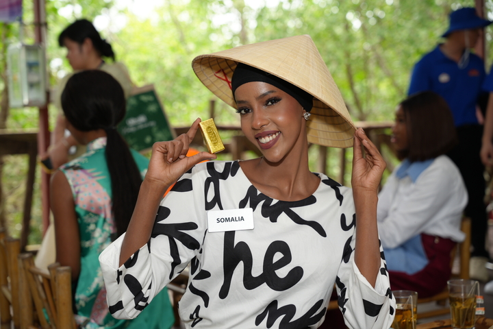 C&aacute;c mỹ nh&acirc;n Miss World 2026 m&ograve; cua bắt ốc, lội b&ugrave;n trồng c&acirc;y ở Hải Ph&ograve;ng- Ảnh 9.
