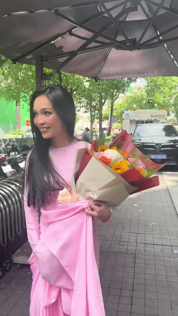Ngoại lệ duy nhất của showbiz: 45 tuổi vẫn được netizen cho phép điệu- Ảnh 1.