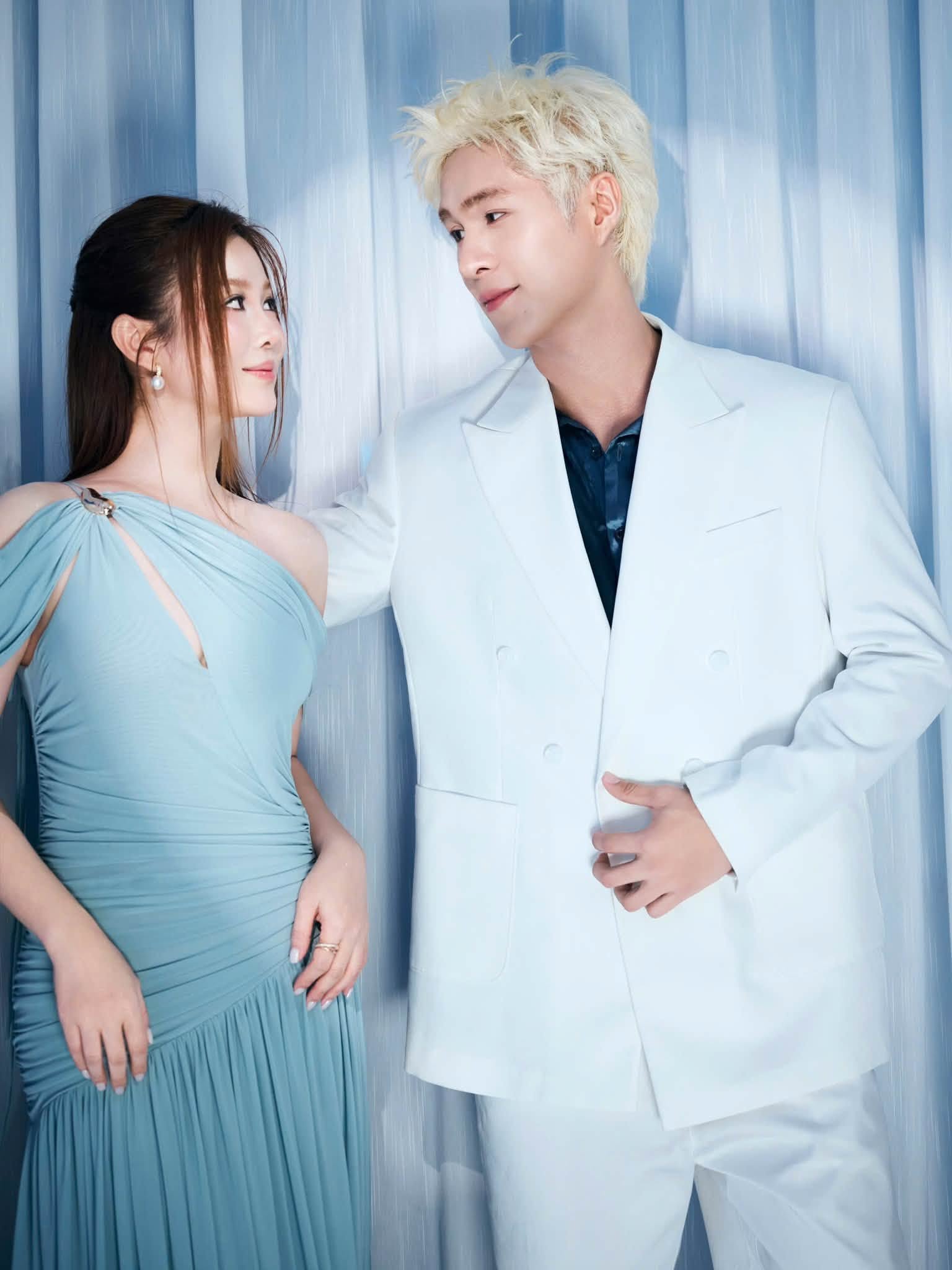 Bạn g&aacute;i hơn 7 tuổi xuất hiện b&ecirc;n Anh trai say hi, c&ograve;n được thơm m&aacute; c&ocirc;ng khai- Ảnh 2.