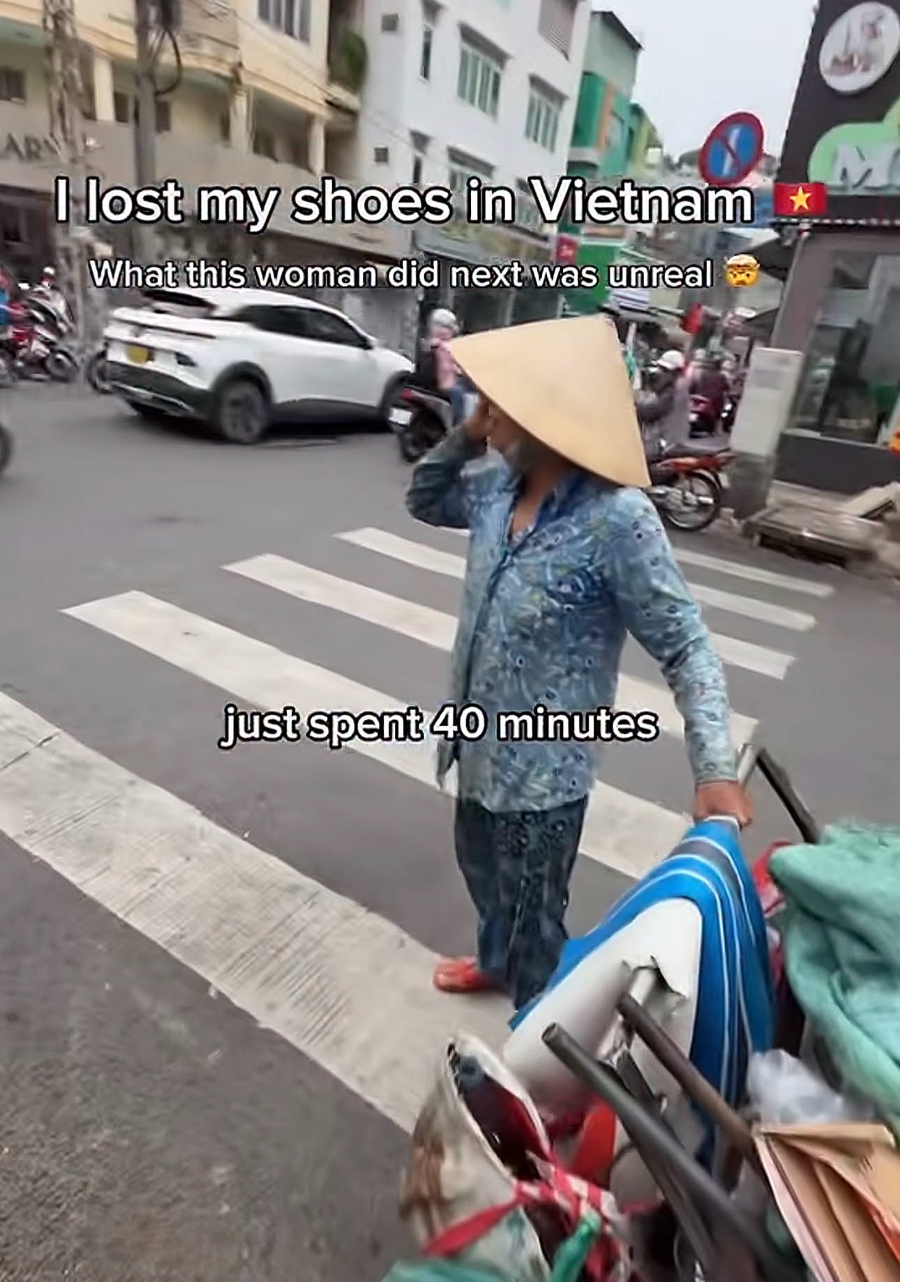 Kh&aacute;ch T&acirc;y đến TP.HCM lạc mất gi&agrave;y, được &ldquo;thủ lĩnh&rdquo; ve chai t&igrave;m thấy trong v&ograve;ng 40 ph&uacute;t: Diễn biến thu về gần 1 triệu view- Ảnh 4.