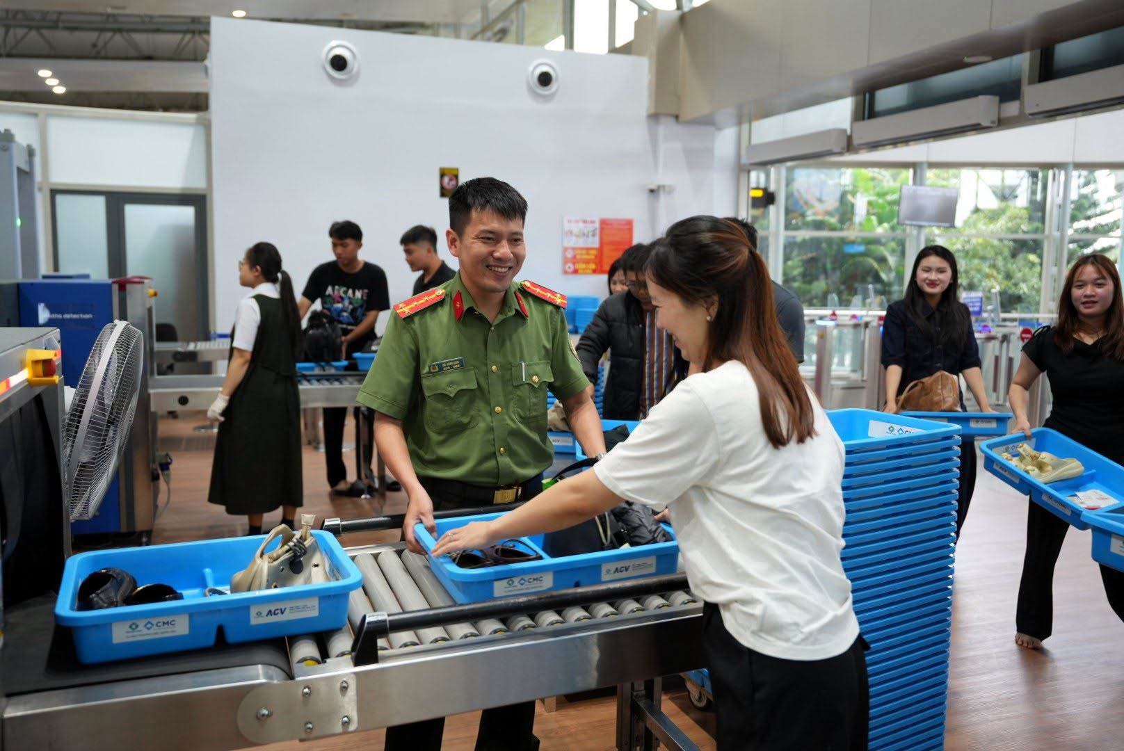 Đ&uacute;ng 0h ng&agrave;y mai, s&acirc;n bay quốc tế duy nhất ở Việt Nam mang h&igrave;nh b&ocirc;ng hoa ch&iacute;nh thức "t&aacute;i xuất"- Ảnh 3.