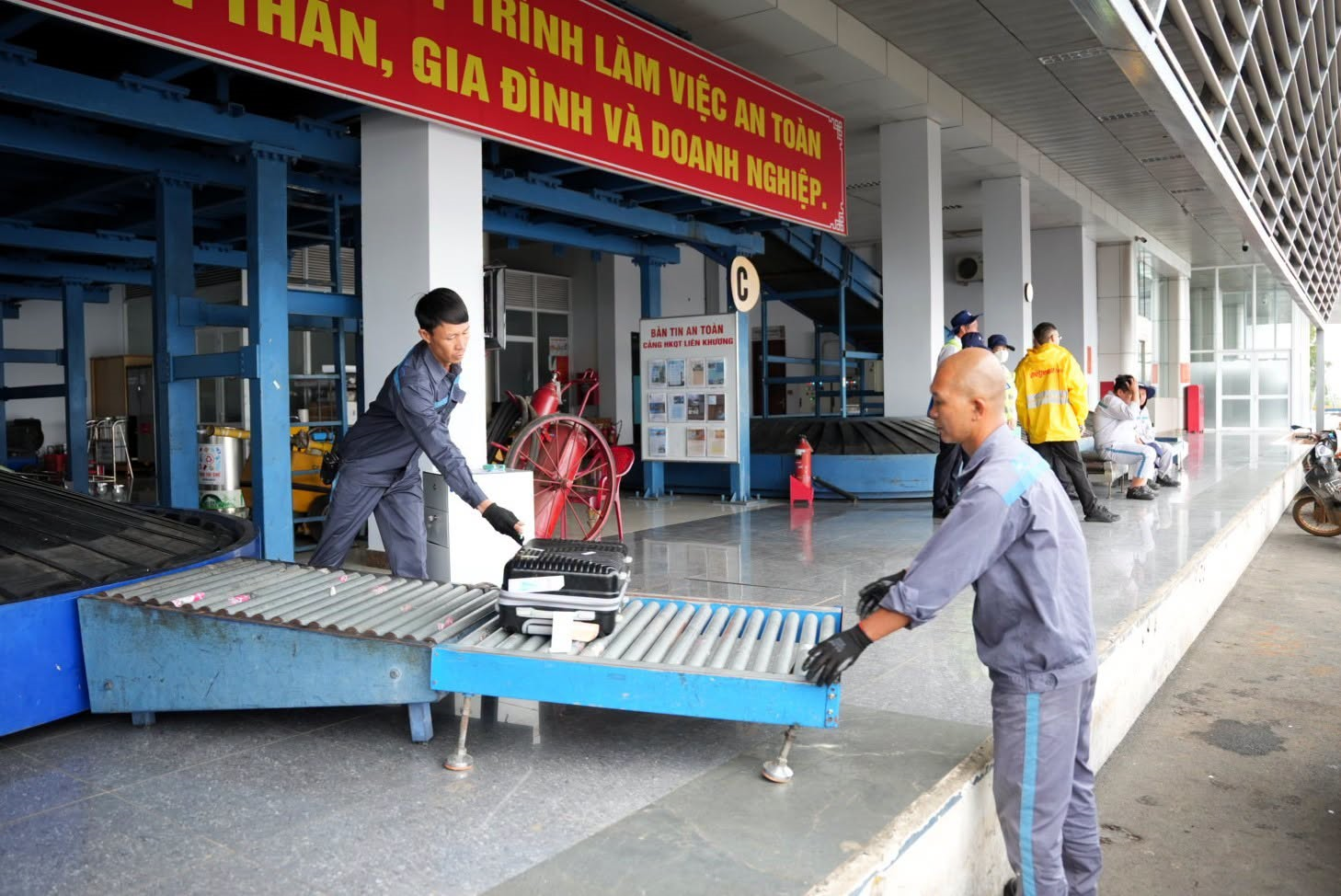 Đ&uacute;ng 0h ng&agrave;y mai, s&acirc;n bay quốc tế duy nhất ở Việt Nam mang h&igrave;nh b&ocirc;ng hoa ch&iacute;nh thức "t&aacute;i xuất"- Ảnh 6.