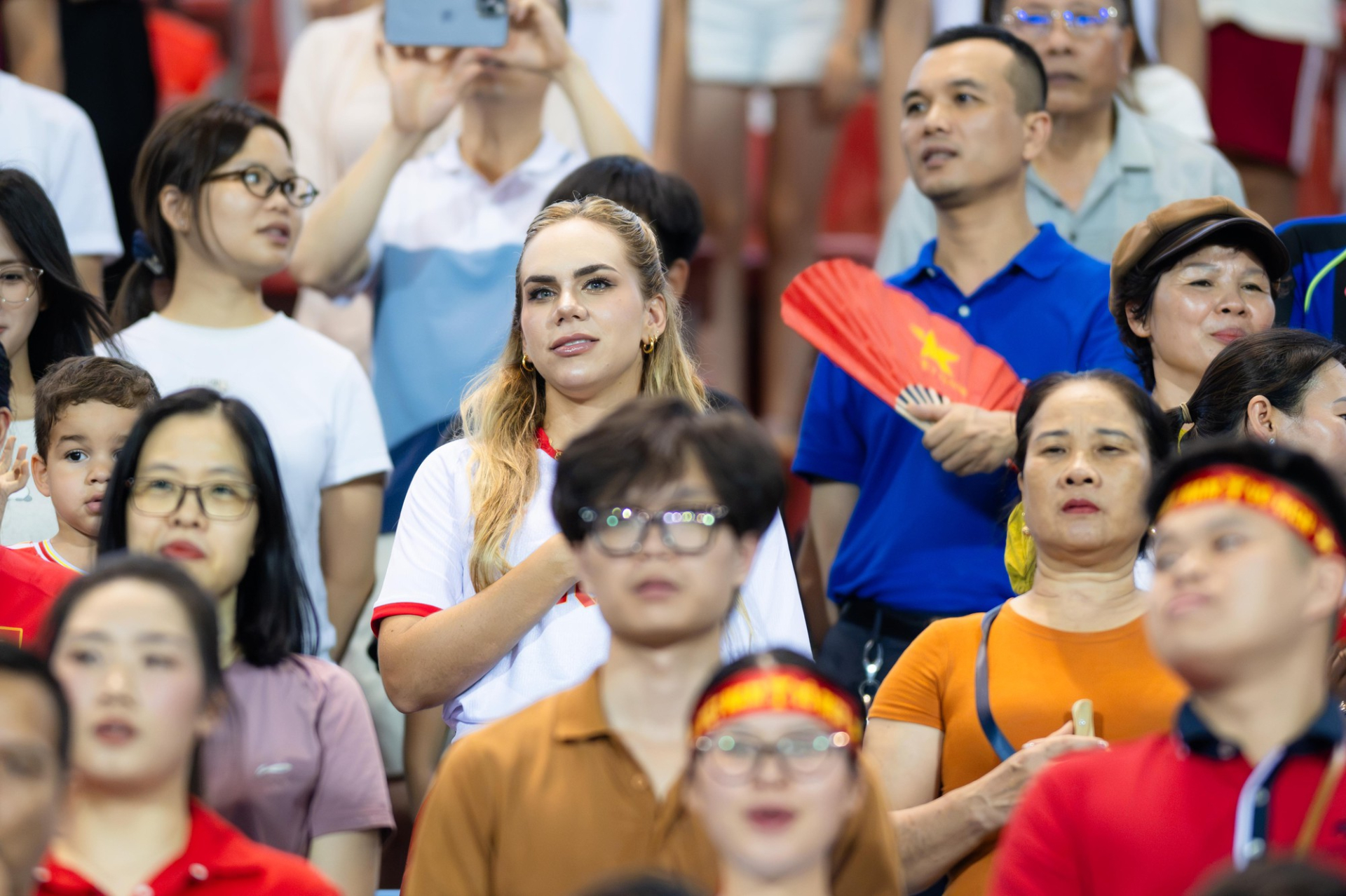 Vợ Xu&acirc;n Son d&agrave;nh 1 thứ đặc biệt cho chồng sau trận thắng Malaysia - Ảnh 3.