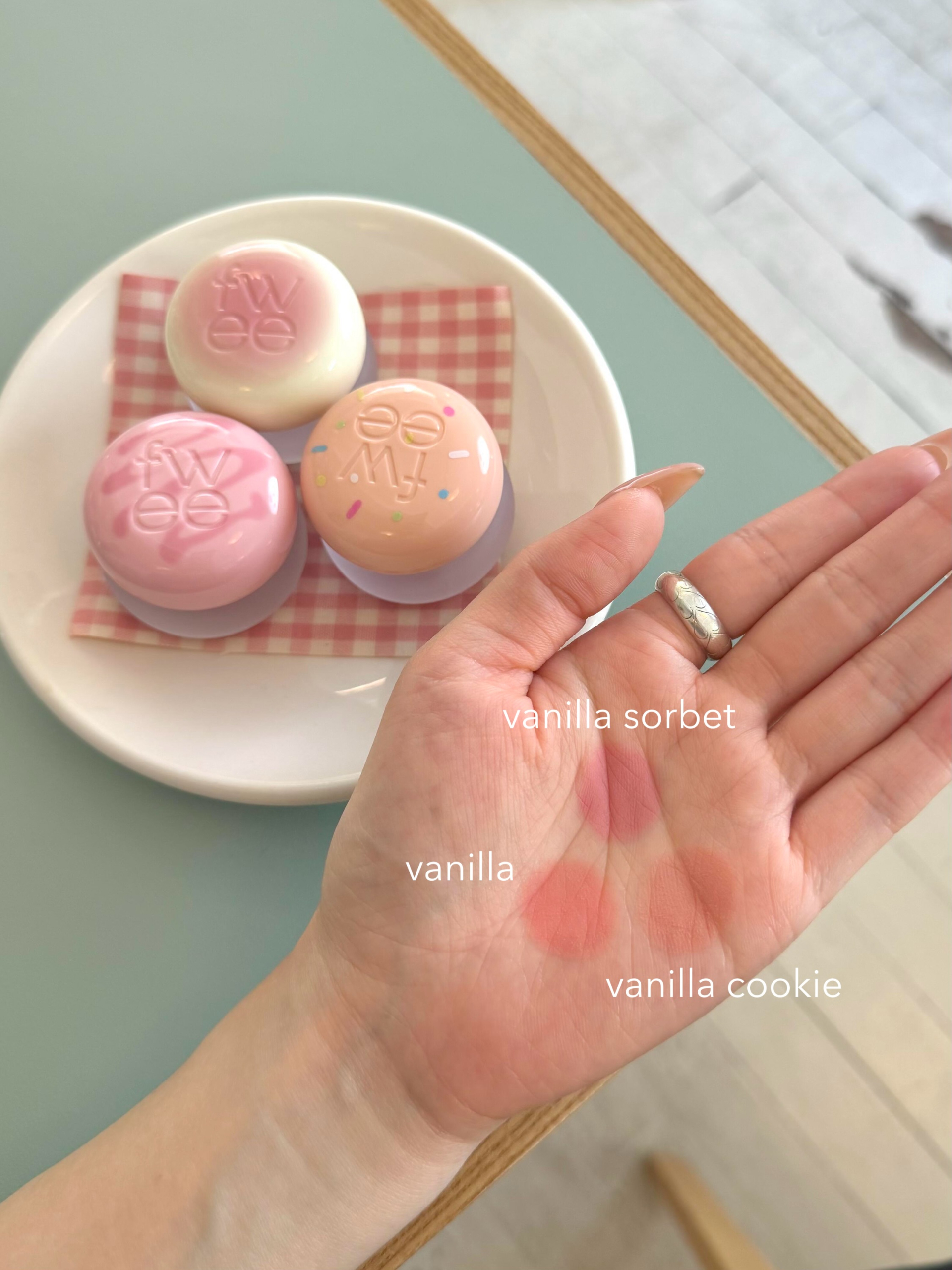 fwee - h&atilde;ng mỹ phẩm H&agrave;n si&ecirc;u hot bị chỉ tr&iacute;ch v&igrave; kỳ thị m&agrave;u da v&agrave;ng, nhắc đến du lịch Việt Nam trong quảng c&aacute;o g&acirc;y bức x&uacute;c- Ảnh 4.