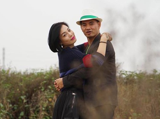 Nam NSND l&agrave; l&atilde;nh đạo, cứ c&oacute; mặt vợ l&agrave; h&aacute;t ca kh&uacute;c n&agrave;y- Ảnh 2.