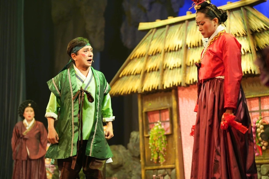 Mỹ nam Việt duy nhất U50 vẫn được gọi l&agrave; ho&agrave;ng tử: 20 năm trẻ m&atilde;i kh&ocirc;ng gi&agrave;, giờ l&agrave; Gi&aacute;m đốc nghệ thuật- Ảnh 9.