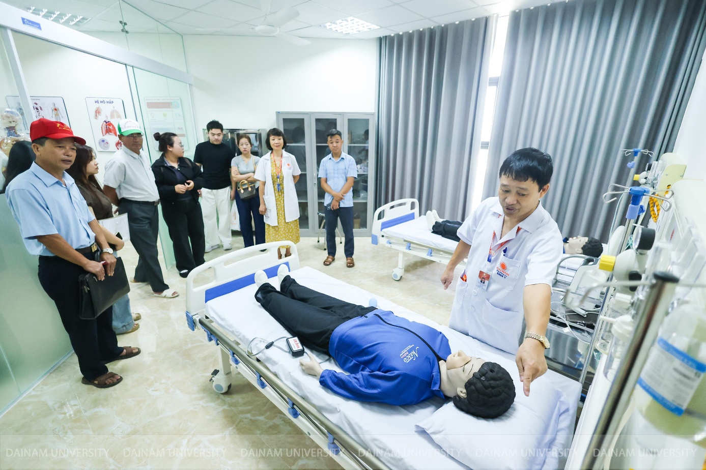 H&agrave;ng ng&agrave;n t&acirc;n sinh vi&ecirc;n Đại học Đại Nam &ldquo;bắt nhịp&rdquo; nghề nghiệp ngay ng&agrave;y đầu nhập học - Ảnh 5.