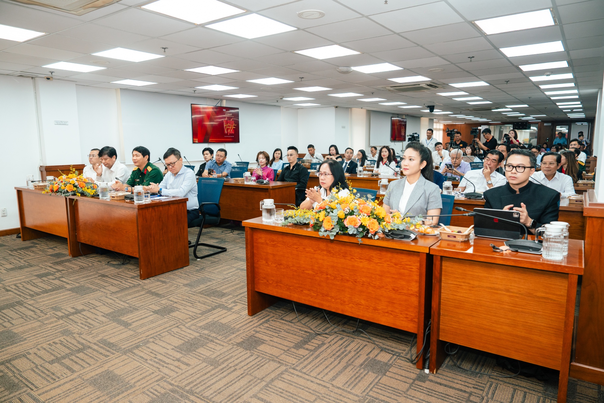 Chủ nhật này tại TP.HCM: Concert Tổ Quốc Trong Tim trở lại, 40.000 khán giả và dàn nghệ sĩ hội ngộ, hé lộ sự xuất hiện của các khối chiến sĩ - Ảnh 15.