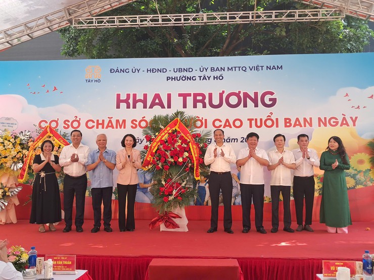 Việt Nam vừa c&oacute; th&ecirc;m 1 "viện dưỡng l&atilde;o" c&ocirc;ng lập gi&aacute; 5 triệu đồng/th&aacute;ng: S&aacute;ng đưa đi, chiều đ&oacute;n về, đ&atilde; c&oacute; 20 người đăng k&yacute; - Ảnh 1.