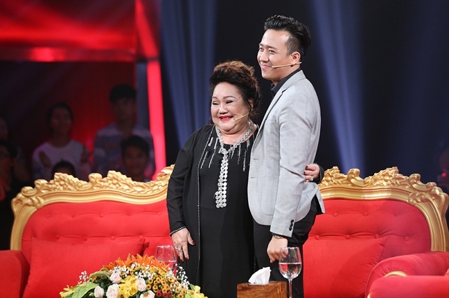 Nữ diễn vi&ecirc;n duy nhất được Trấn Th&agrave;nh gọi l&agrave; "b&aacute;u vật Việt Nam", diễn hay đến nỗi kh&aacute;n giả xếp h&agrave;ng tặng tiền- Ảnh 2.