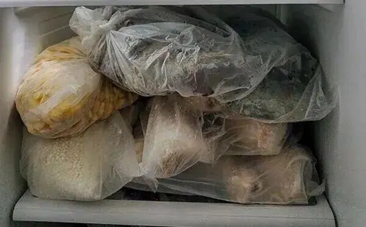 Người đàn ông suýt chết vì ngộ độc aflatoxin, bác sĩ cảnh báo tất cả những ai đang cất trữ đồ khô, gia vị - Ảnh 4.