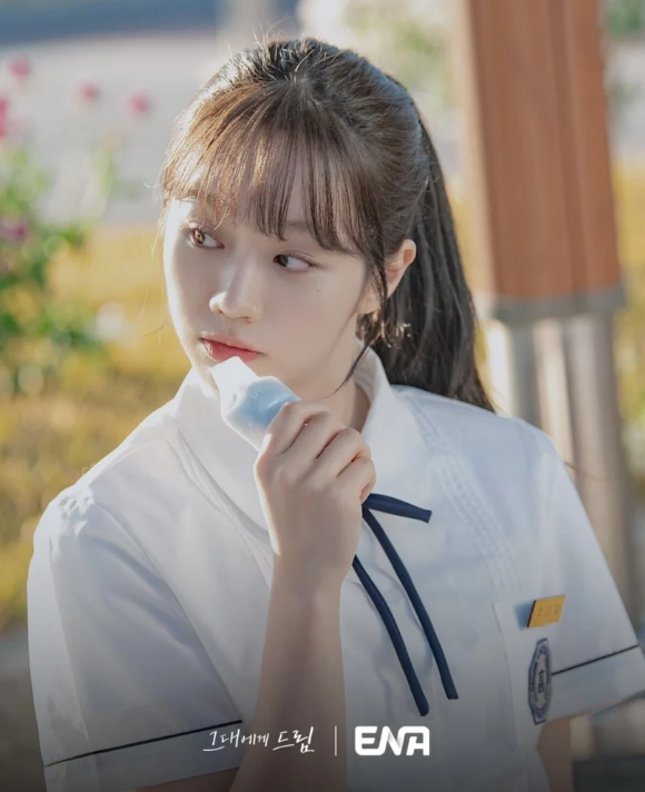 Phim H&agrave;n g&acirc;y b&atilde;o với cảnh 18+ cực hot: Cặp ch&iacute;nh đẹp ngất ng&acirc;y, chemistry b&ugrave;ng nổ h&uacute;t 5 triệu view- Ảnh 4.