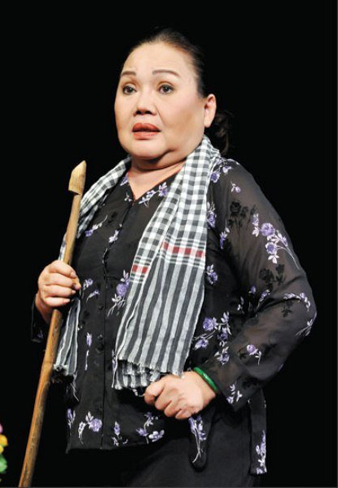 Nữ diễn vi&ecirc;n duy nhất được Trấn Th&agrave;nh gọi l&agrave; "b&aacute;u vật Việt Nam", diễn hay đến nỗi kh&aacute;n giả xếp h&agrave;ng tặng tiền- Ảnh 8.