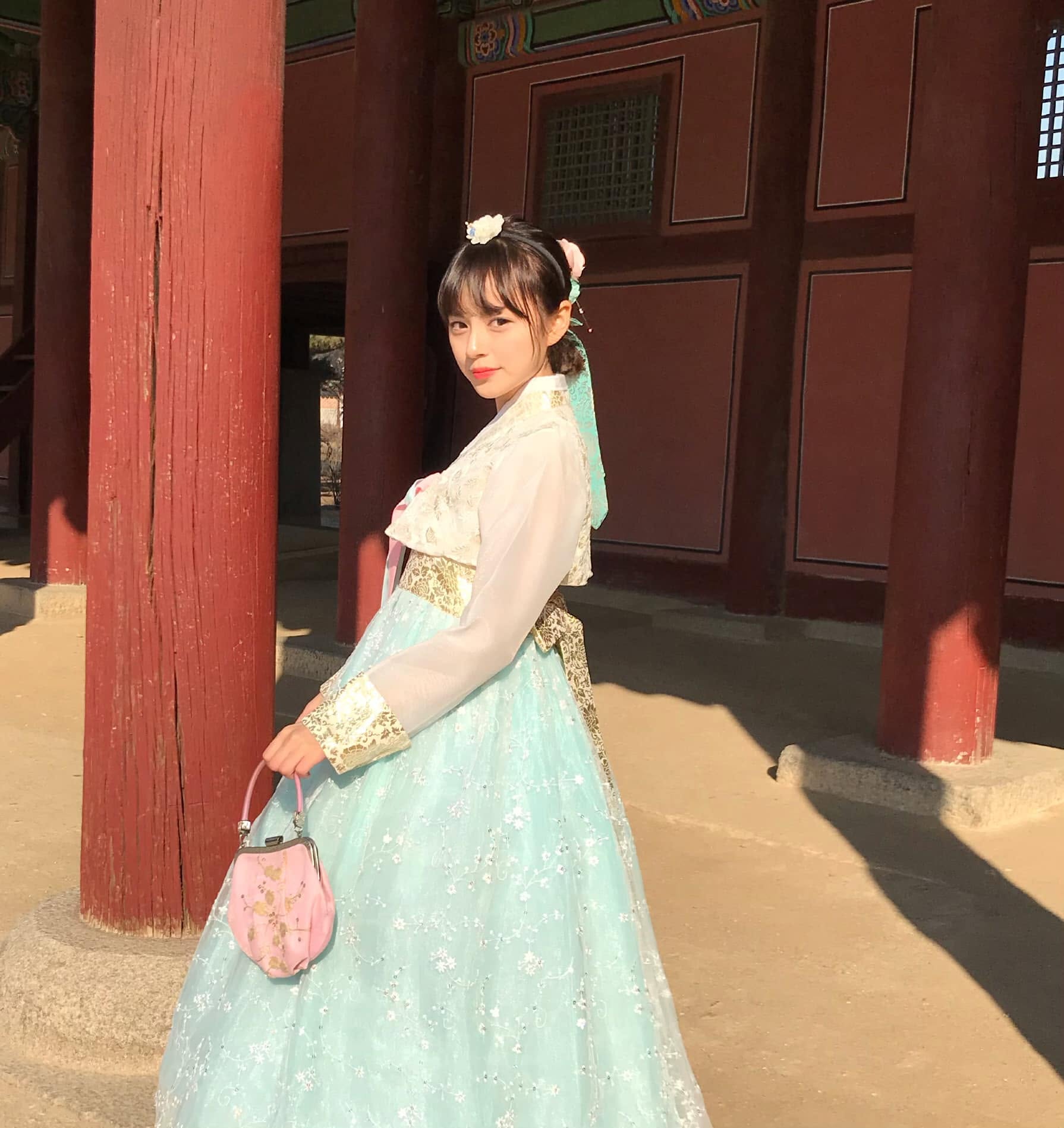 "Em gái" Hari Won - mỹ nhân liên tục được Rolls-Royce 40 tỷ đưa đón: Visual chuẩn idol từng được Noo Phước Thịnh để ý- Ảnh 4.