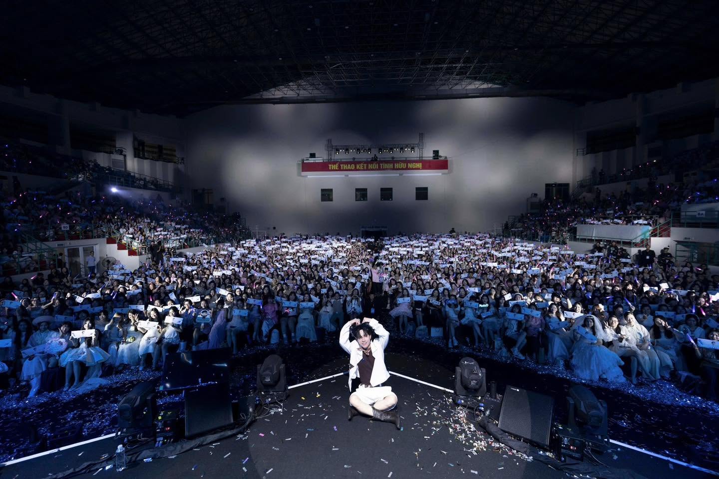 C&uacute; bắt tay với &ocirc;ng lớn fandom đứng sau G-DRAGON, BIGBANG thay đổi văn ho&aacute; thần tượng nghệ sĩ Việt- Ảnh 7.
