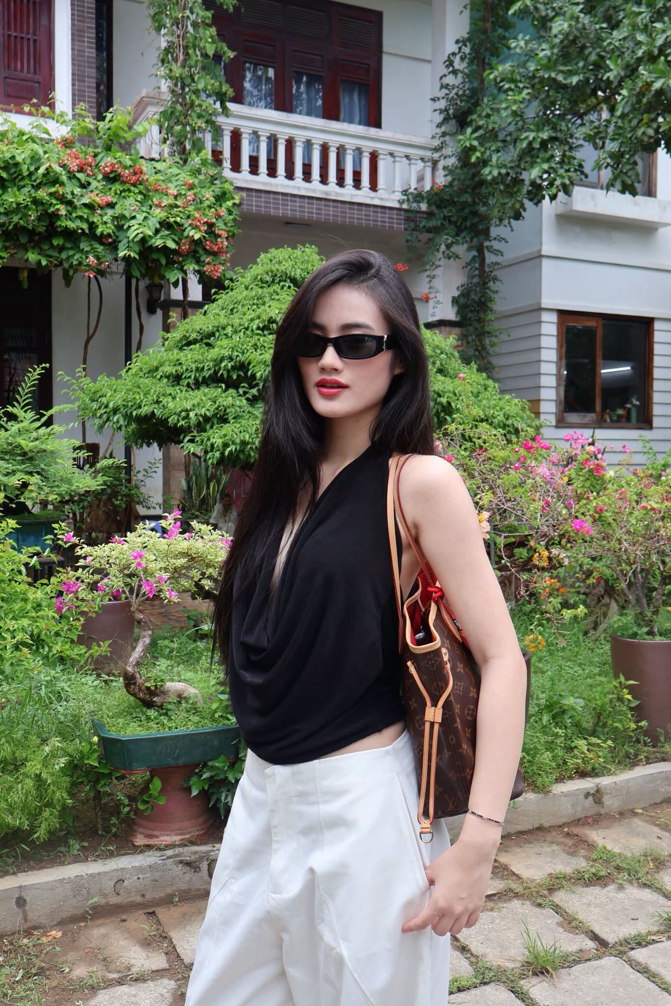Mỹ nh&acirc;n B&igrave;nh Định l&agrave;m chuyện kh&ocirc;ng tưởng: Vừa đăng quang đ&atilde; c&ocirc;ng khai bạn trai, sang &Uacute;c khi đang trong nhiệm kỳ- Ảnh 8.