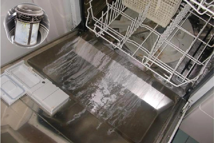 V&igrave; sao m&aacute;y rửa b&aacute;t chạy xong m&agrave; b&aacute;t đĩa vẫn bẩn? Thợ sửa chữa chỉ ra 1 nguy&ecirc;n nh&acirc;n nhiều người bỏ qua - Ảnh 2.