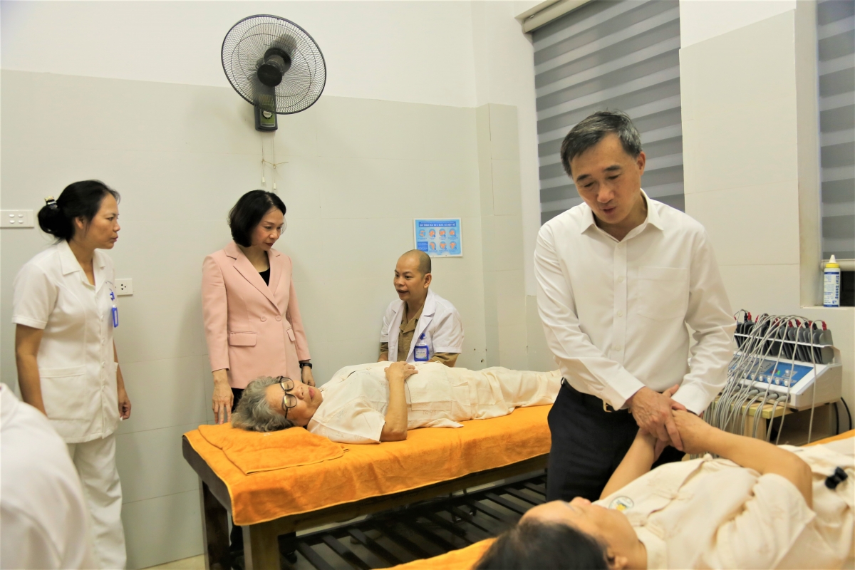 Việt Nam vừa c&oacute; th&ecirc;m 1 "viện dưỡng l&atilde;o" c&ocirc;ng lập gi&aacute; 5 triệu đồng/th&aacute;ng: S&aacute;ng đưa đi, chiều đ&oacute;n về, đ&atilde; c&oacute; 20 người đăng k&yacute; - Ảnh 3.