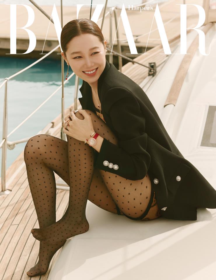 Bạn th&acirc;n cao 1m72 của Son Ye Jin: Gần 30 năm trong showbiz chưa biết mặc xấu l&agrave; g&igrave;- Ảnh 11.