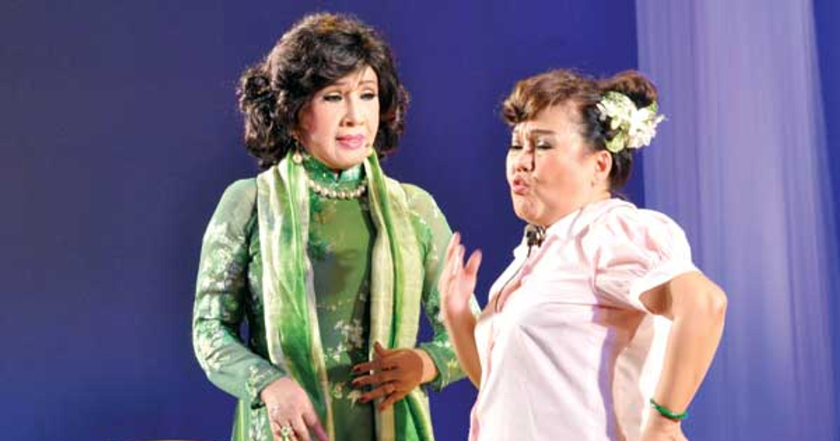 Nữ diễn vi&ecirc;n duy nhất được Trấn Th&agrave;nh gọi l&agrave; "b&aacute;u vật Việt Nam", diễn hay đến nỗi kh&aacute;n giả xếp h&agrave;ng tặng tiền- Ảnh 7.