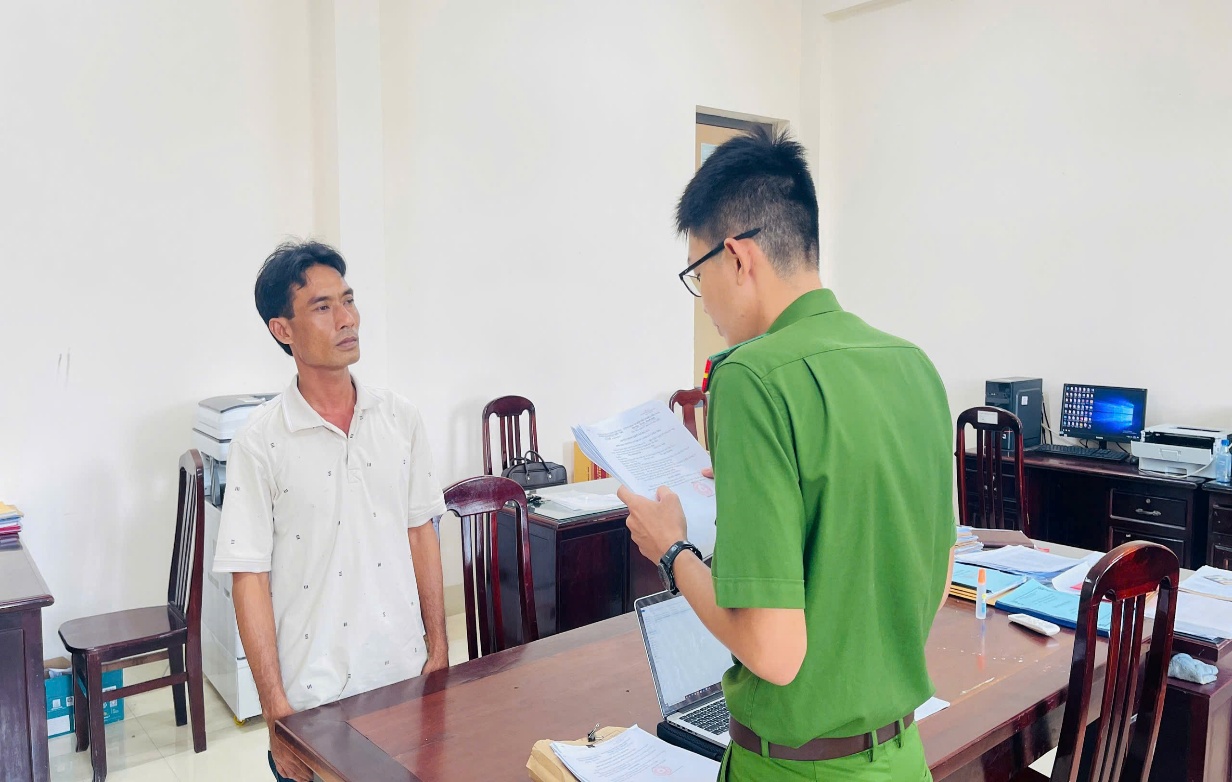 Ra quyết định khởi tố 2 môi giới Trương Văn Công và Hứa Hoàng Khởi - Ảnh 2.