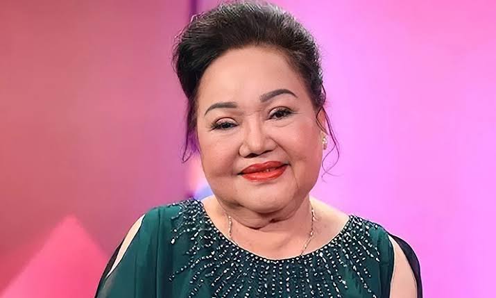Nữ diễn vi&ecirc;n duy nhất được Trấn Th&agrave;nh gọi l&agrave; "b&aacute;u vật Việt Nam", diễn hay đến nỗi kh&aacute;n giả xếp h&agrave;ng tặng tiền- Ảnh 9.