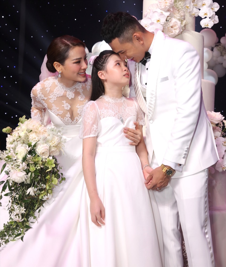 Mẹ đơn th&acirc;n Vbiz được đại gia kim cương si m&ecirc;: "Cưỡi" G63 cưới về, sống trong biệt thự 5 tầng ở phường Thạnh Mỹ T&acirc;y- Ảnh 6.