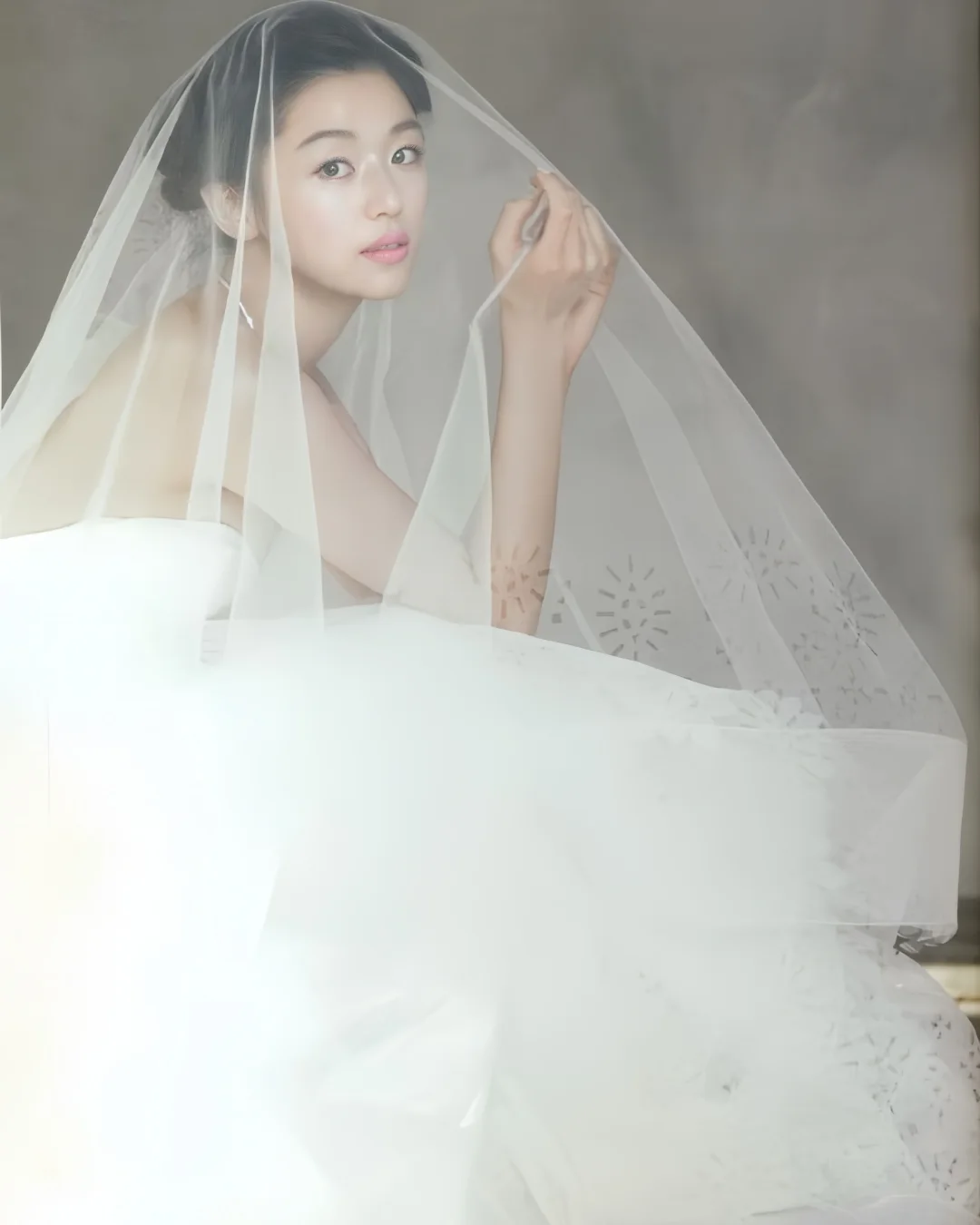 Loạt ảnh cưới huyền thoại chưa từng c&ocirc;ng bố của Jeon Ji Hyun- Ảnh 12.