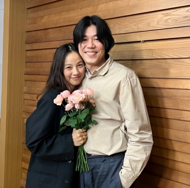 Lee Hyori v&agrave; bạn trai c&atilde;i nhau to, đập n&aacute;t 4 chiếc điện thoại- Ảnh 8.