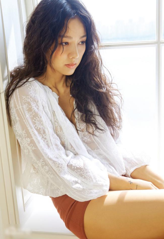 Lee Hyori v&agrave; bạn trai c&atilde;i nhau to, đập n&aacute;t 4 chiếc điện thoại- Ảnh 5.