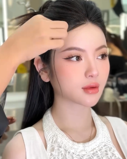 Chu Thanh Huyền đáp trả bình luận chê vòng 1 "tí hon"- Ảnh 3.