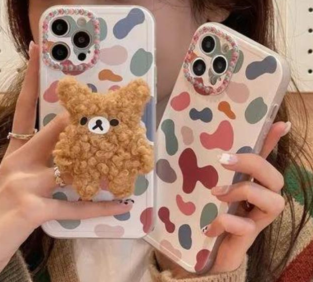 Cảnh b&aacute;o ốp lưng gi&aacute; rẻ: L&agrave;m từ ống ti&ecirc;m, d&acirc;y truyền dịch cũ, h&agrave;m lượng ch&igrave; c&oacute; mẫu vượt giới hạn 1.550 lần- Ảnh 1.