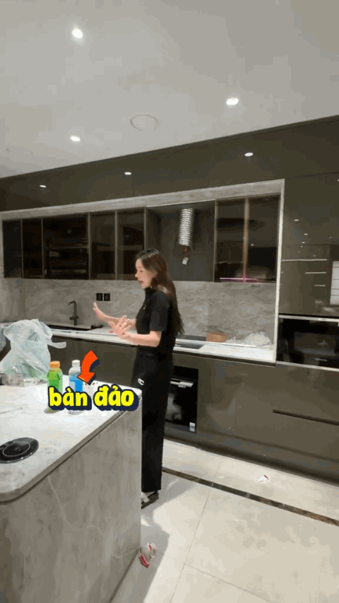 C&ocirc; g&aacute;i 28 tuổi mua Porsche tặng chồng: Sống trong cơ ngơi sang như kh&aacute;ch sạn, ri&ecirc;ng thang m&aacute;y đ&atilde; gần 1 tỷ- Ảnh 7.
