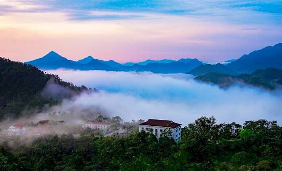 Kh&ocirc;ng phải Sa Pa, đ&acirc;y l&agrave; nơi thời tiết đủ 4 m&ugrave;a trong 1 ng&agrave;y, c&oacute; thứ thuộc dạng "duy nhất của Việt Nam" - Ảnh 2.