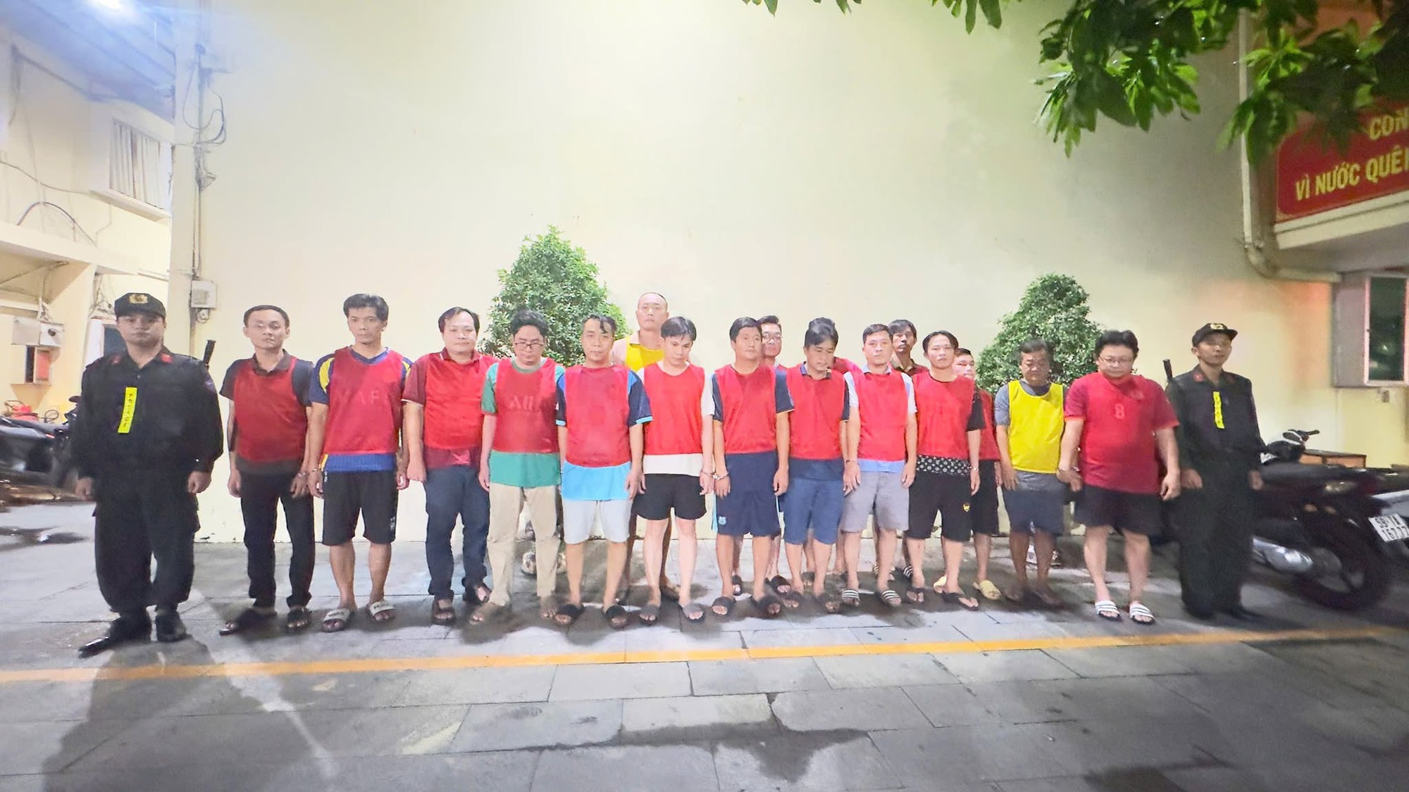 Ph&aacute;t hiện nhiều lượt giao dịch với tổng số tiền 1,7 tỷ đồng: Khởi tố Phạm Tấn T&agrave;i, Nguyễn Minh Ph&uacute;c v&agrave; 15 người để điều tra- Ảnh 1.