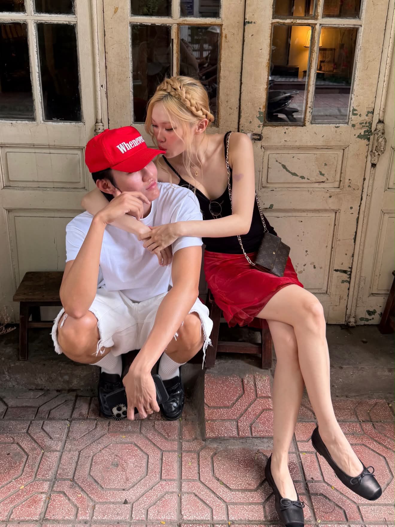 "Jennie v&agrave; Nah Kai chi nh&aacute;nh Việt Nam": L&ecirc;n đồ đẹp kh&ocirc;ng trượt ph&aacute;t n&agrave;o, b&agrave;i đăng c&aacute;n mốc hơn 100.000 like- Ảnh 3.