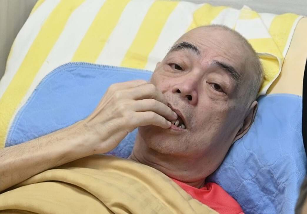 Nam nghệ sĩ bị viện dưỡng l&atilde;o ngược đ&atilde;i rơi v&agrave;o t&igrave;nh trạng nguy hiểm, cơ thể hoại tử kh&ocirc;ng thể cử động- Ảnh 2.
