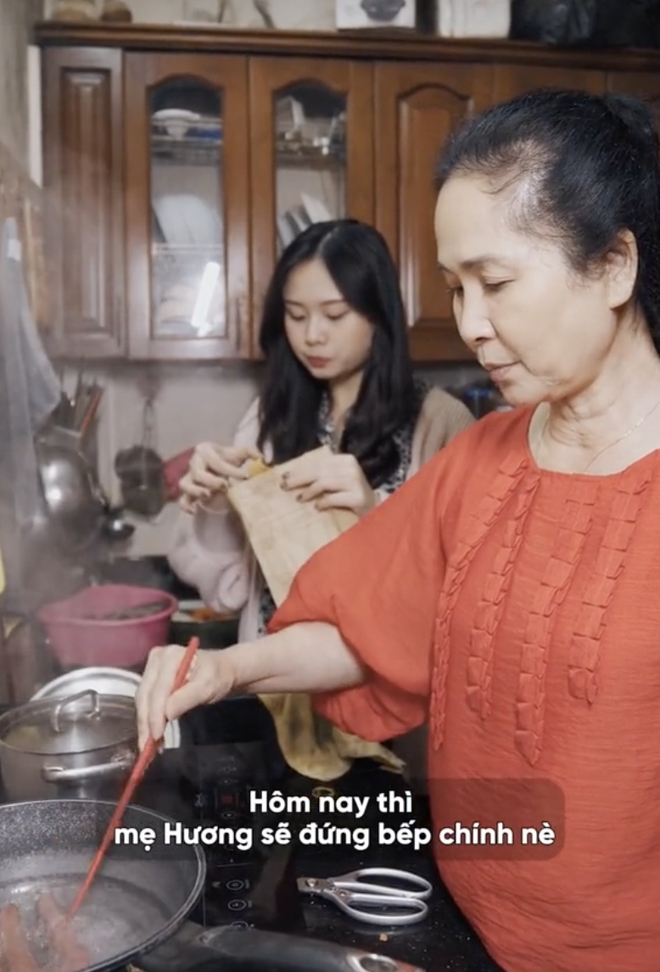 NSND Lan Hương v&agrave; con d&acirc;u ăn &ldquo;b&aacute;nh dẻo thị phi&rdquo; bất ngờ gặp chuyện thị phi ngay tr&ecirc;n s&oacute;ng- Ảnh 9.