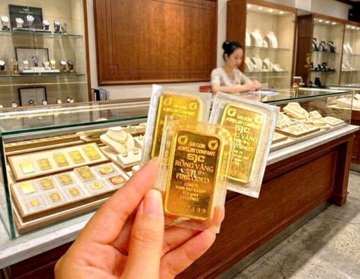Gi&aacute; v&agrave;ng h&ocirc;m nay 2/8: Thế giới &iacute;t biến động, v&agrave;ng trong nước giảm- Ảnh 1.