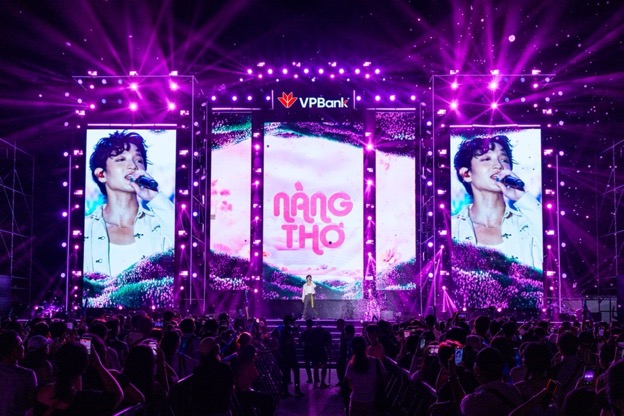 H&agrave;ng ngh&igrave;n kh&aacute;n giả &ldquo;ch&aacute;y&rdquo; hết m&igrave;nh trong đ&ecirc;m nhạc hội b&ugrave;ng nổ VPBank Prime's Night, tiếp lửa hơn 10.500 runner trước Race Day- Ảnh 5.