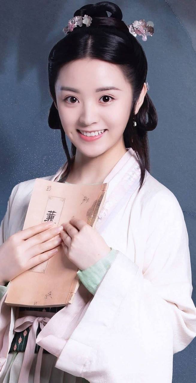 Mỹ nh&acirc;n c&oacute; nụ cười qu&aacute;i dị nhất giới giải tr&iacute;- Ảnh 4.