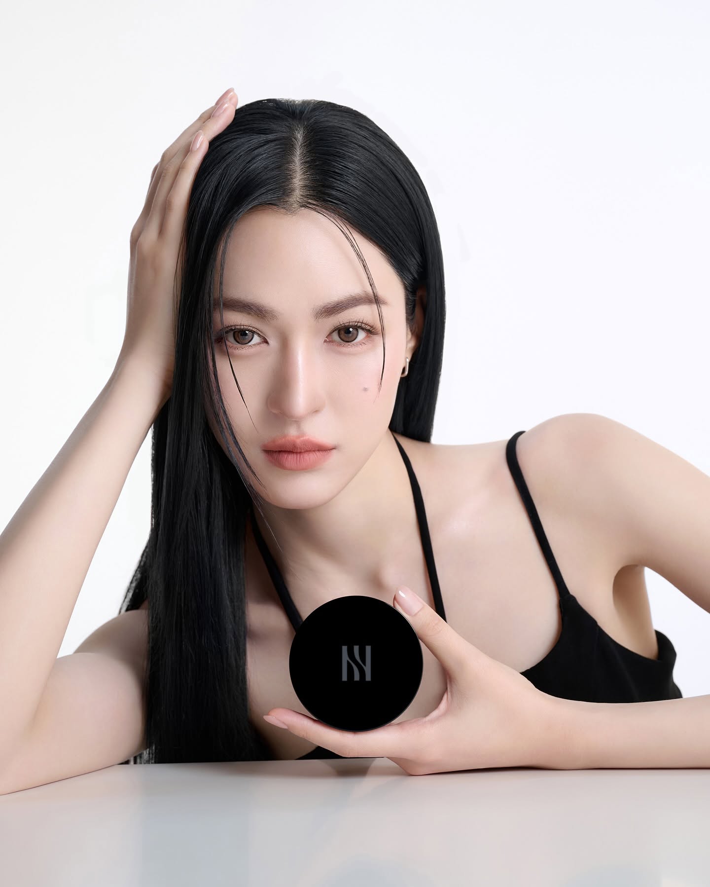 Mỹ nh&acirc;n 9x trở th&agrave;nh "người phụ nữ đẹp nhất thế giới năm 2026", nhan sắc thế n&agrave;o m&agrave; lấn &aacute;t cả Địch Lệ Nhiệt Ba?- Ảnh 3.