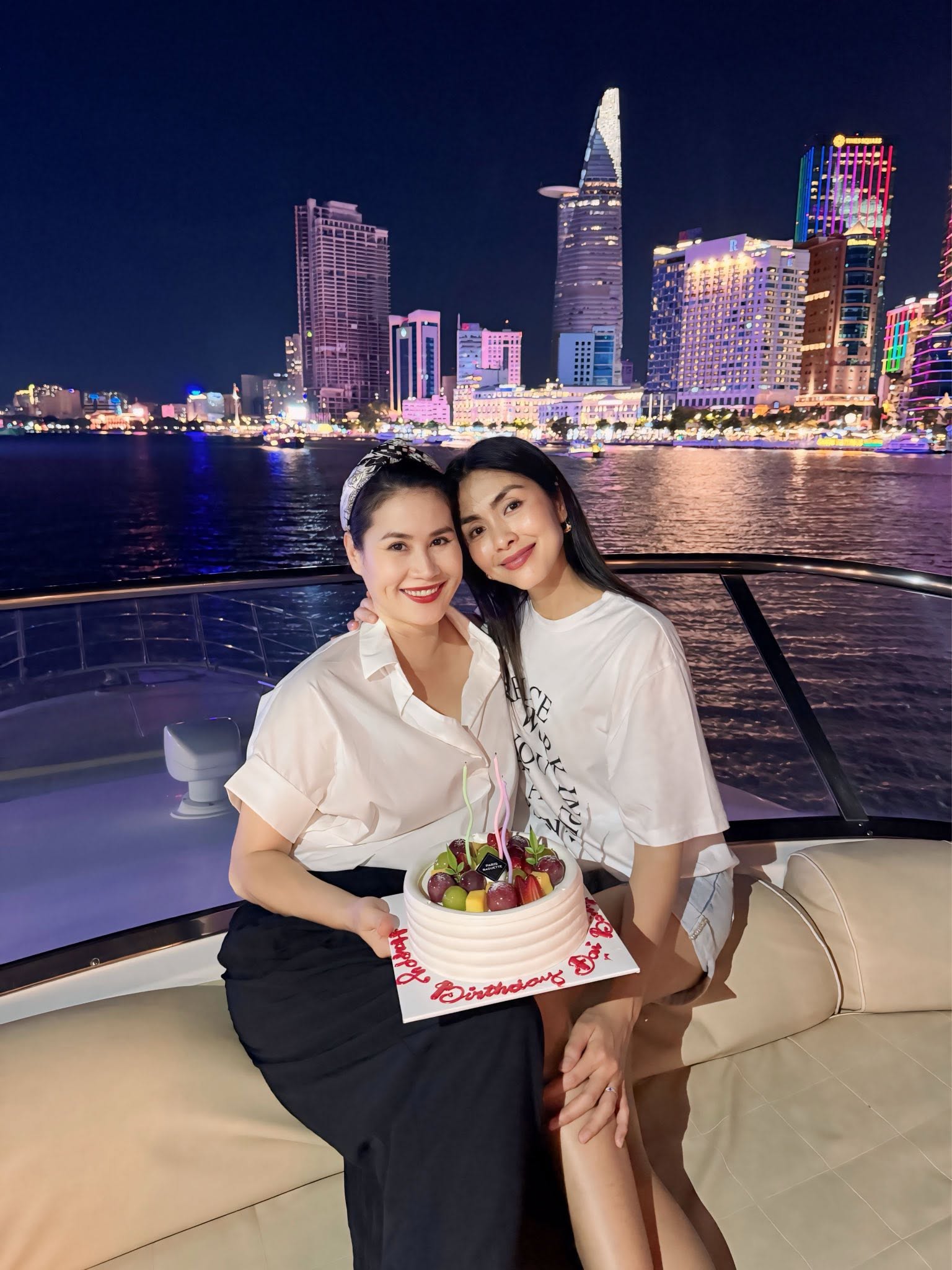 Mẹ đơn th&acirc;n Vbiz sống trong biệt thự 4 tầng ở TP.HCM, U50 m&agrave; đứng cạnh Tăng Thanh H&agrave; vẫn s&aacute;ng bừng- Ảnh 7.