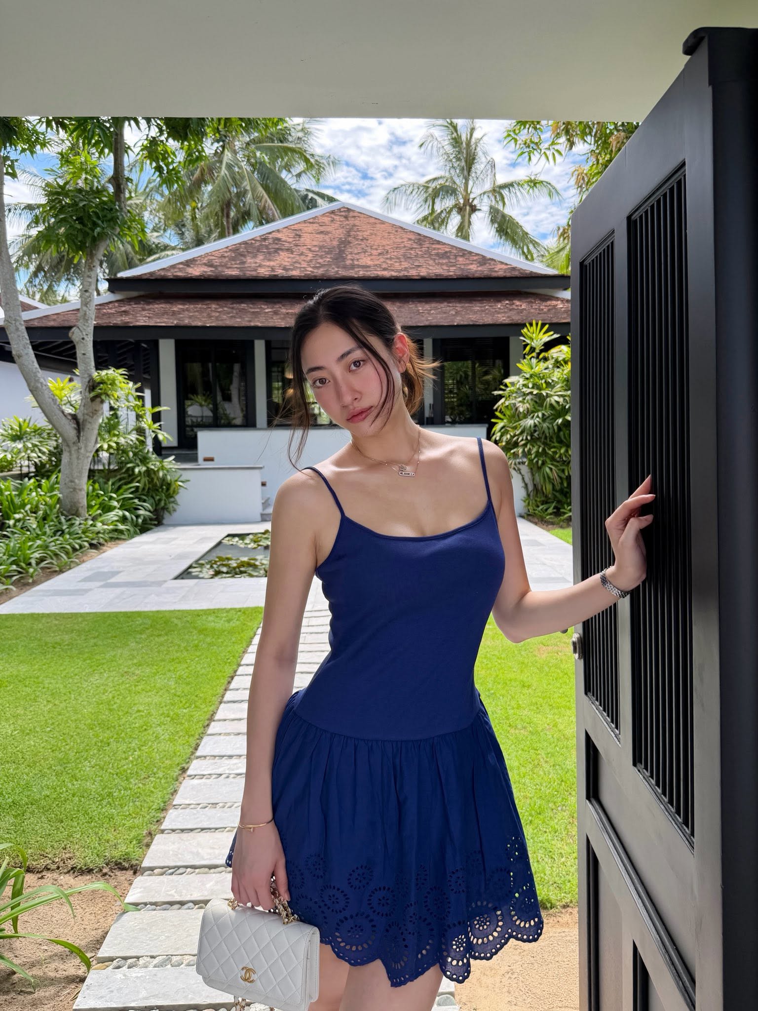 Mỹ nh&acirc;n ch&acirc;n d&agrave;i nhất showbiz: T&eacute; ng&atilde; vẫn slay như cảnh phim, đời thường l&agrave; cao thủ mặc đẹp- Ảnh 3.