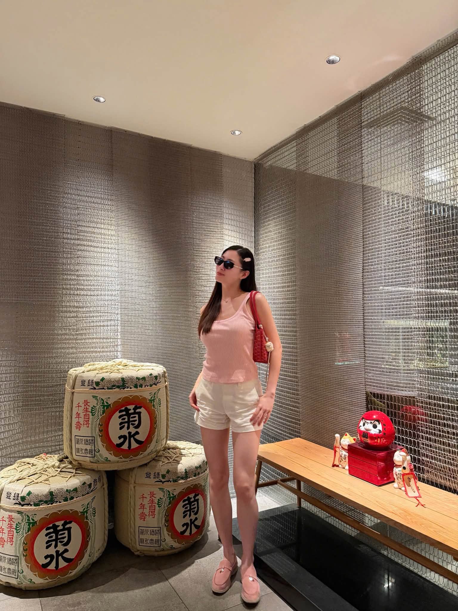 Mỹ nh&acirc;n ch&acirc;n d&agrave;i nhất showbiz: T&eacute; ng&atilde; vẫn slay như cảnh phim, đời thường l&agrave; cao thủ mặc đẹp- Ảnh 6.