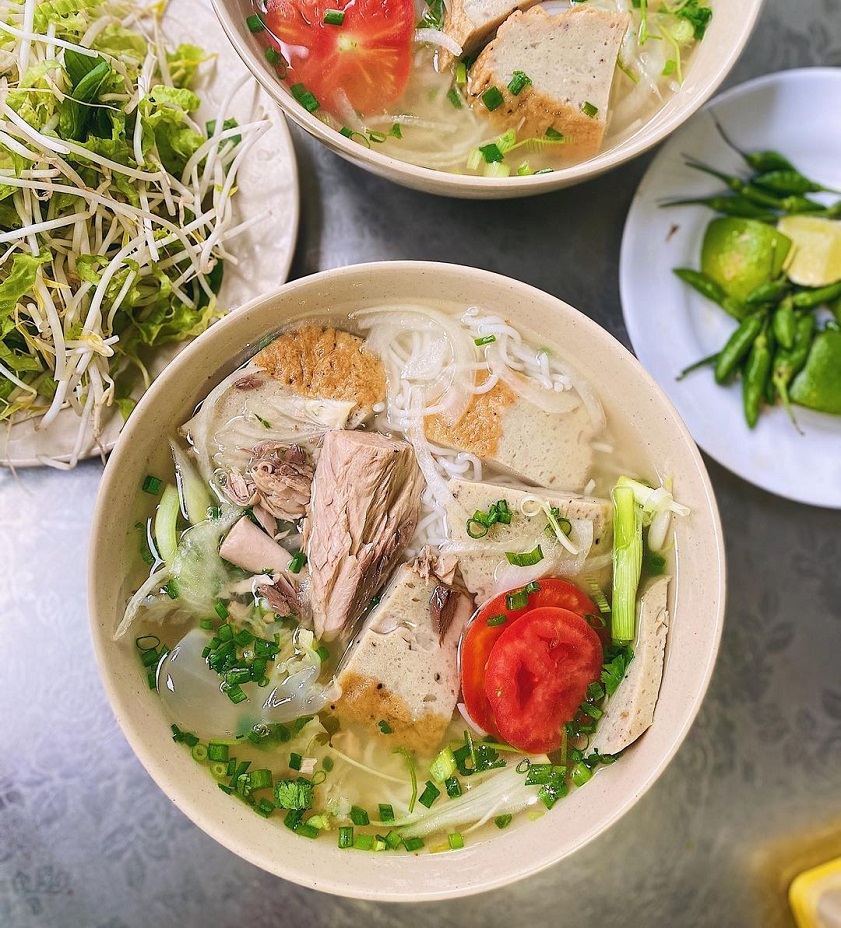 Địa điểm được truyền tai nhau l&agrave; nơi c&oacute; nước biển trong nhất Việt Nam, đến nay vẫn chưa từng c&oacute; kh&aacute;ch sạn n&agrave;o - Ảnh 7.
